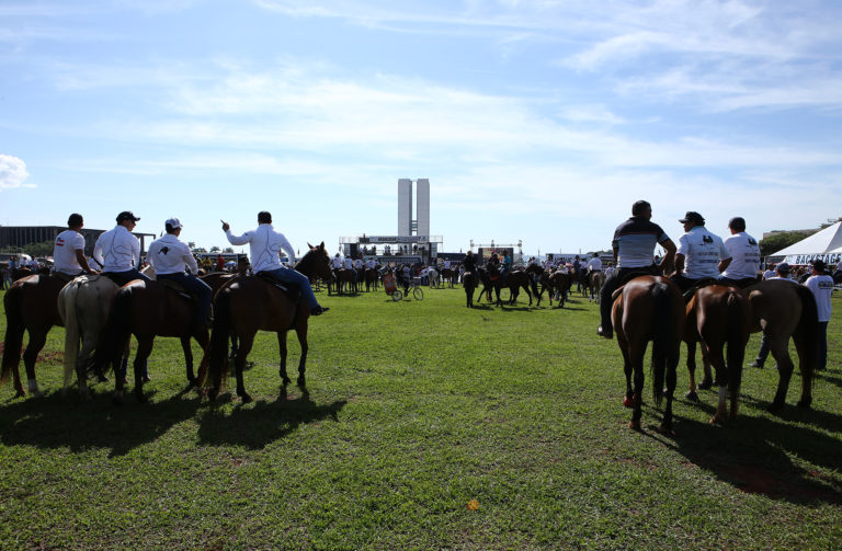 Brasília- DF- Brasil- 25/10/2016- Manifestação pró-vaquejada. Foto: Gilmar Felix/ Câmara dos Deputados