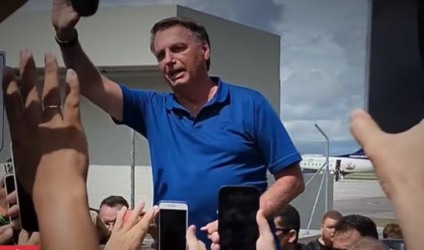 MEDO DA IMPRENSA?! Bolsonaro cancela entrevista coletiva em João Pessoa e alega "agenda extensa"