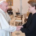 Papa recebe Dilma no Vaticano; os dois conversam sobre o combate à desigualdade e a fome