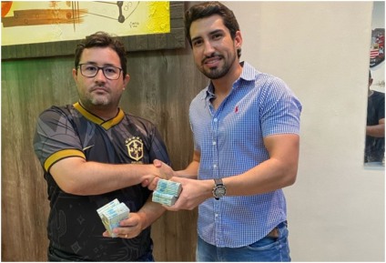 Irmão do Prefeito de Sousa e Diretor de Rádio apostam R$ 40 mil em seus candidatos a prefeito