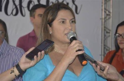 Vereadores de Cajazeiras apresentam certidões oficiais que comprovam que Corrinha Delfino fraudou para acumulação de cargos e salários