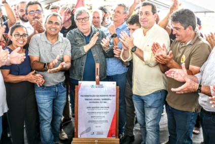 João Azevêdo inaugura pavimentação de estradas em Arara, Serraria e Pilões e destaca importância das obras para a economia da região