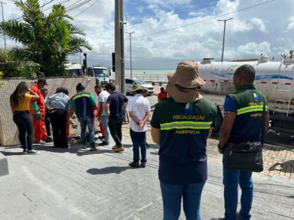 Operação Praia Limpa realiza mais uma etapa em João Pessoa e autua imóveis por ligações clandestinas de esgoto