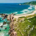 Privatização das praias: Entenda o que está em jogo na PEC proposta por Flávio Bolsonaro