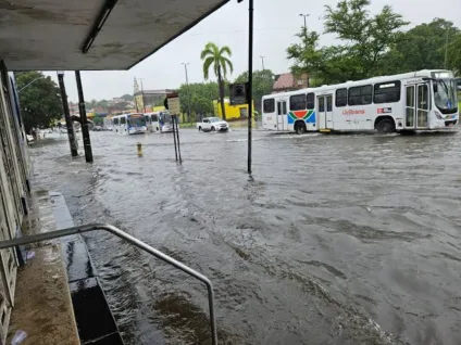 João Pessoa e outras 63 cidades da PB estão sob alerta de chuva, com risco de corte de energia e alagamentos; confira