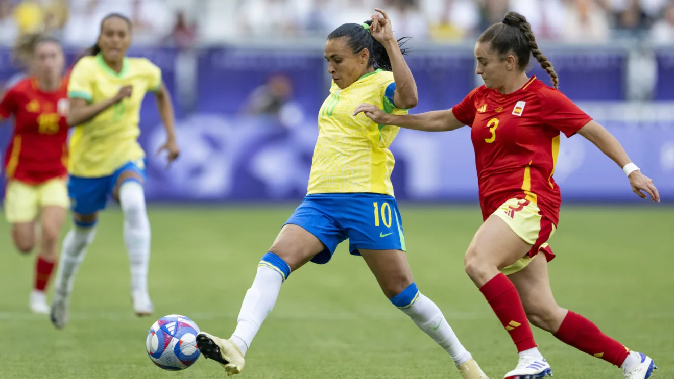 Marta é expulsa, Brasil perde da Espanha e 'seca' rivais para avançar no futebol em Paris-2024
