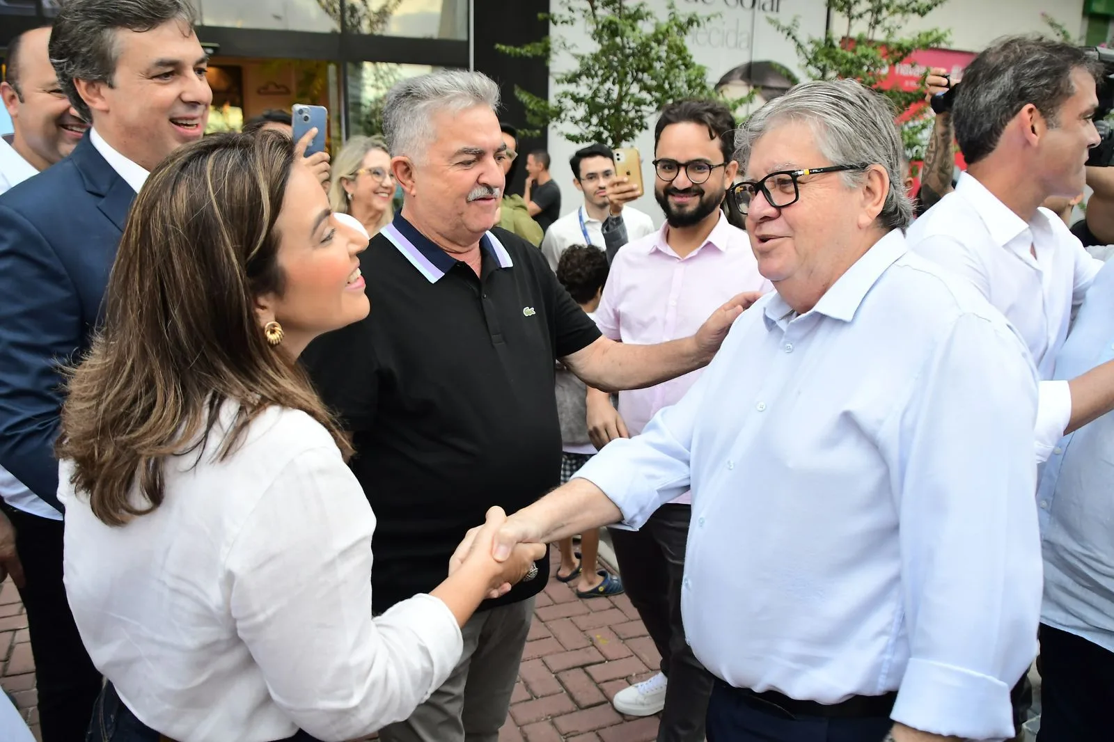 Ao lado do governador, Pollyanna Dutra celebra inauguração da 49ª Casa da Cidadania na Paraíba