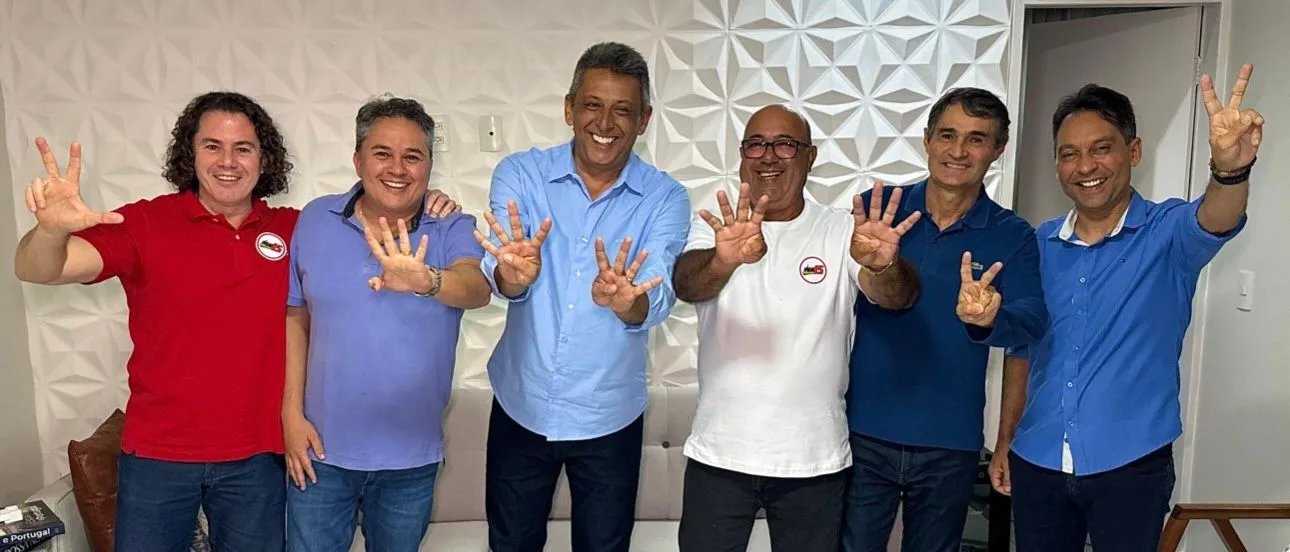 Comemoração?? Internautas repercutem reunião comemorativa de Romero, Veneziano, Efraim e Fábio Ramalho, em Massaranduba; veja vídeo