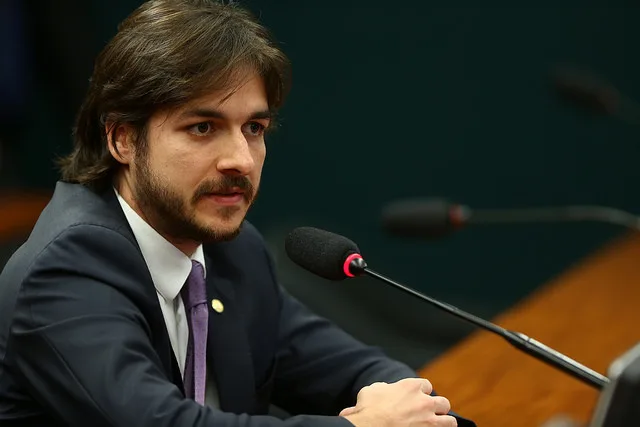 Pedro Cunha Lima presta solidariedade a prima e outras vítimas do tio-avô e pede que justiça seja feita