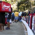 Paralização dos entregadores de aplicativo na praça Charles Miller, Pacaembu.