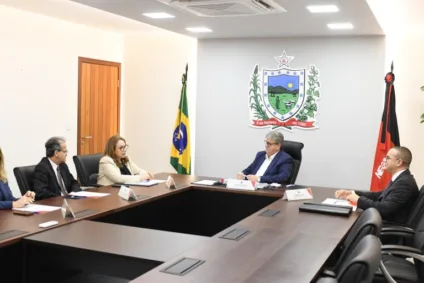 João Azevêdo recebe presidente do TRE-PB e discute segurança nas eleições municipais deste ano
