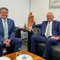 Governador mais bem avaliado do país, Ronaldo Caiado visita líder do União Brasil no Senado