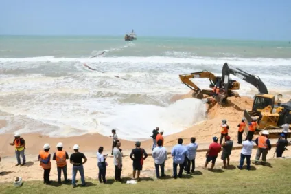 Após serem iniciadas, obras da engorda de Ponta Negra foram suspensas para testes