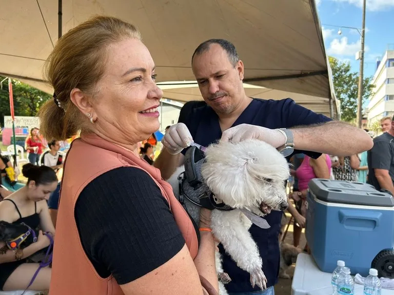 Saúde realiza Dia D de Vacinação contra a Raiva Animal com multisserviços voltados à causa animal