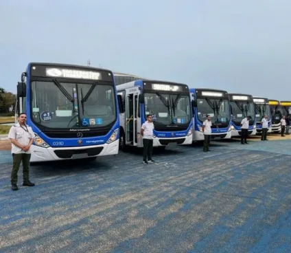 Prefeitura e Sintur entregam mais 12 ônibus novos em João Pessoa