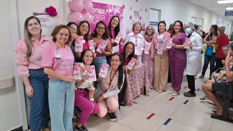 Outubro Rosa: Hospital Metropolitano promove ação de conscientização sobre prevenção do câncer de mama