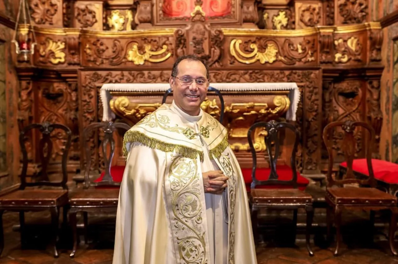 Padre paraibano será o responsável por realizar a cerimônia do casamento do cantor João Gomes - CONHEÇA A HISTÓRIA DE DOM MARCELO