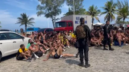 PANCADARIA: Mais de 200 torcedores do Peñarol são presos por confusão no Rio de Janeiro - VEJA OS VÍDEOS