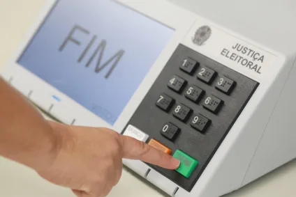 Homem é preso após filmar o próprio voto no Valentina