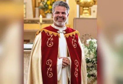 Padre afastado pela Igreja (Foto: reprodução)

