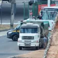 TRAGÉDIA: Motociclista morre ao ser atropelado por caminhão no bairro de Água Fria