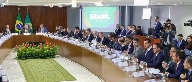 Vice governador da PB, Lucas Ribeiro participa de reunião com Lula sobre PEC da Segurança Pública