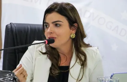 Foto: Larissa de Azevedo Bonates Souto (denunciada)