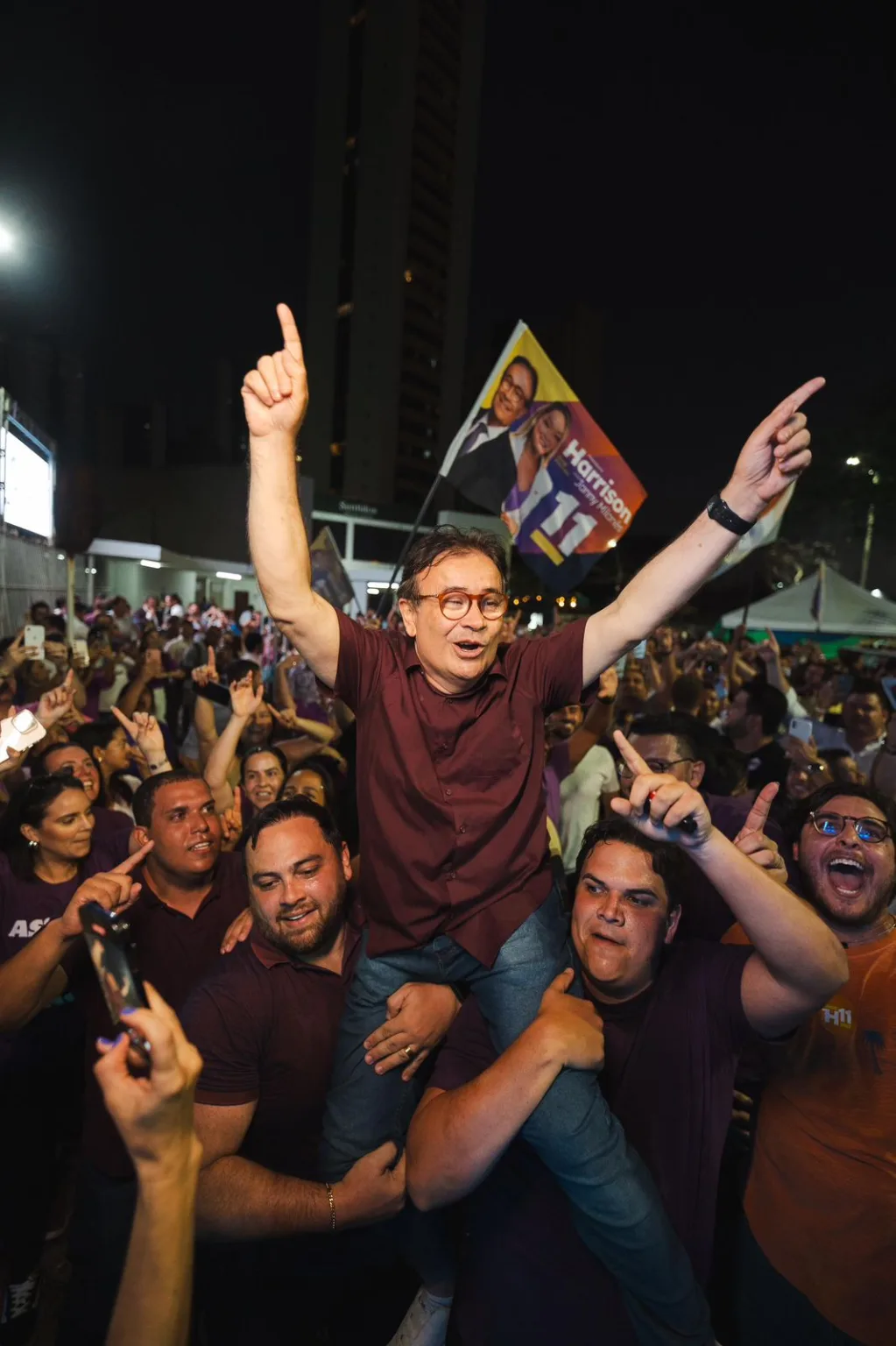 COMEMORAÇÃO: Harrison Targino vence e comemora reeleição para presidente da OAB-PB no triênio 2025-2027