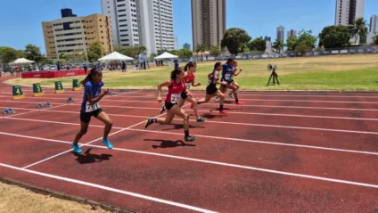 Começa Campeonato Brasileiro de Atletismo Sub-16 na Vila Olímpica e medalhistas olímpicos marcam presença na abertura