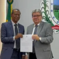 João Azevêdo recebe lista tríplice e nomeia Anna Carla Lopes, candidata mais votada nas eleições da OAB e TJPB, para vaga de desembargadora