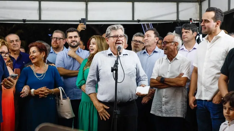 João Azevêdo entrega Ponte das Três Ruas e destaca importância da obra para a melhoria da qualidade de vida dos moradores