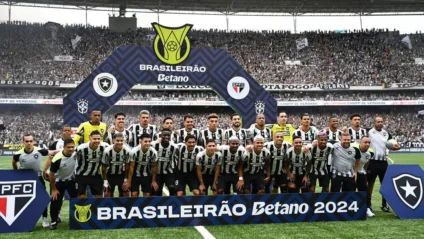 Botafogo vence o São Paulo no Nilton Santos e é campeão brasileiro