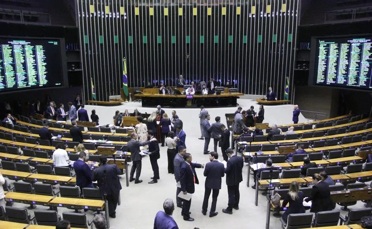 Câmara aprova projeto que cria cadastro de pedófilos e permite castração química de condenados; veja