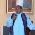 Padre paraibano viraliza ao criticar o Papai Noel durante missa: “Não estou mais suportando aquele velho” - VEJA O VÍDEO