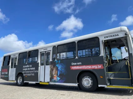 Sintur-JP adere à campanha Natal Sem Fome 2024 com ônibus itinerante para arrecadação de alimentos