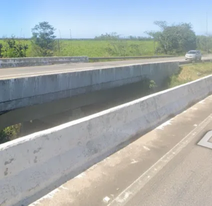 ALERTA DE PERIGO! Ponte sobre o Rio Paraíba apresenta risco de desabamento, denuncia populares - VEJA VÍDEO