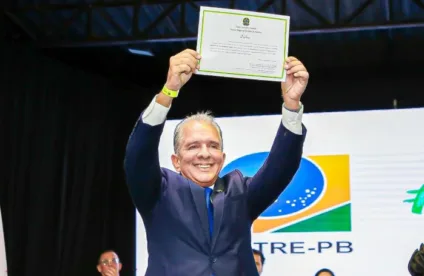 Durante diplomação, prefeito Nabor propõe transformar a cidade em polo de desenvolvimento regional