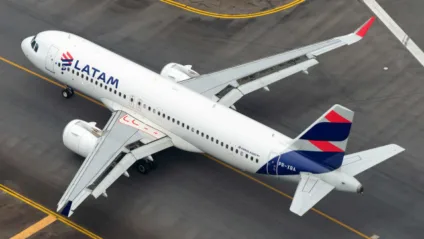 Avião da Latam declara emergência após decolar de Brasília e faz pouso forçado