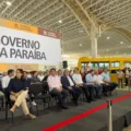 João Azevêdo entrega 113 ônibus escolares para municípios da PB: "investimento tão significativo”