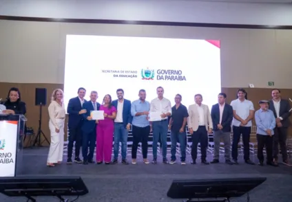 Vice-governador entrega Prêmios Mestres da Educação e Escola de Valor e destaca compromisso do Governo com a Educação