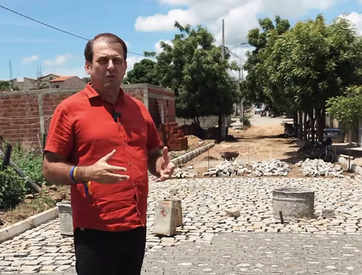 Prefeito de São José de Piranhas visita obras na Várzea e anuncia pavimentação completa no bairro