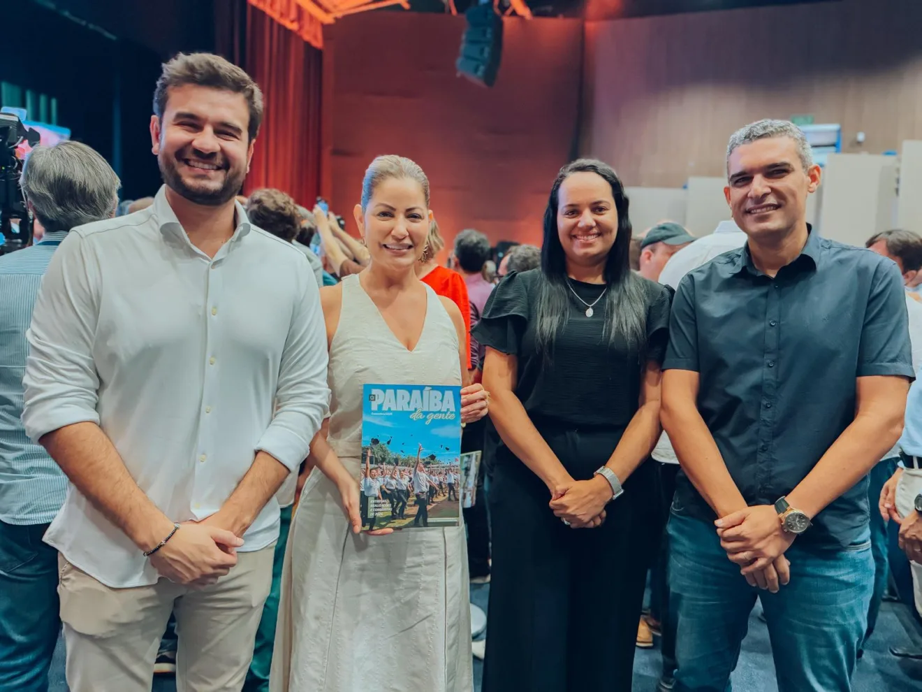 Deputada Danielle do Vale acompanha lançamento da revista “Paraíba da Gente” ao lado de prefeitos aliados