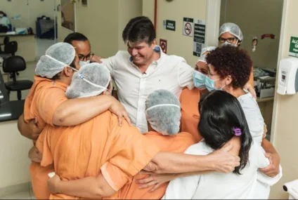 Ruy celebra aniversário do Hospital Laureano e destaca investimentos