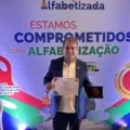 Prefeito de São José de Piranhas recebe ‘Selo Ouro ‘ do Compromisso Nacional com a Alfabetização