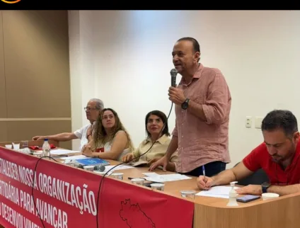 Edinho Silva participa de encontro do PT em JP para discutir futuro partidário; veja como foi