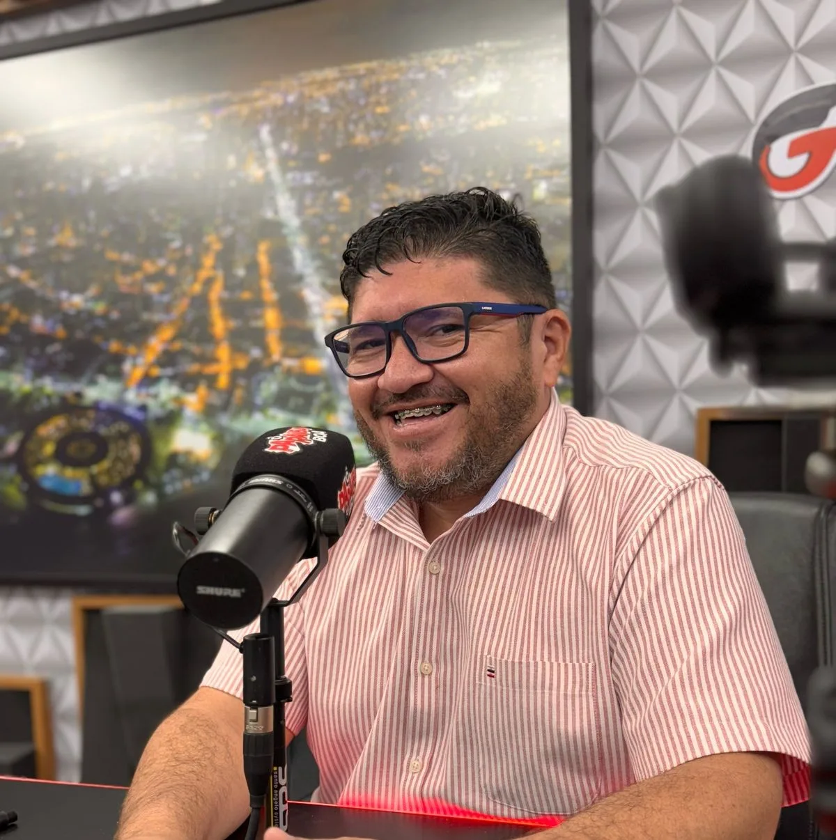 MUDANÇA NO RÁDIO: Abrantes Júnior deixa programa de Fabiano Gomes e revela novo projeto para a TV