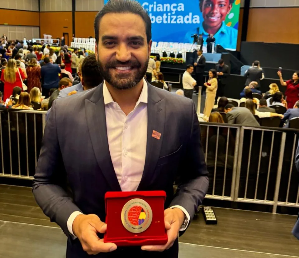 Caio Camaraense celebra Selo Ouro de Compromisso com a Alfabetização conquistado por Cuité