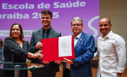 João Azevêdo prestigia conclusão de Residência em Saúde e assina Ordem de Serviço da nova sede da Escola de Saúde Pública da PB