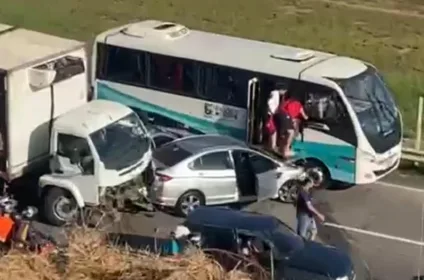 Colisão entre seis veículos deixa trânsito lento na Grande João Pessoa