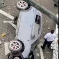 Motorista perde controle e cai com carro do terceiro andar de estacionamento; veja vídeo